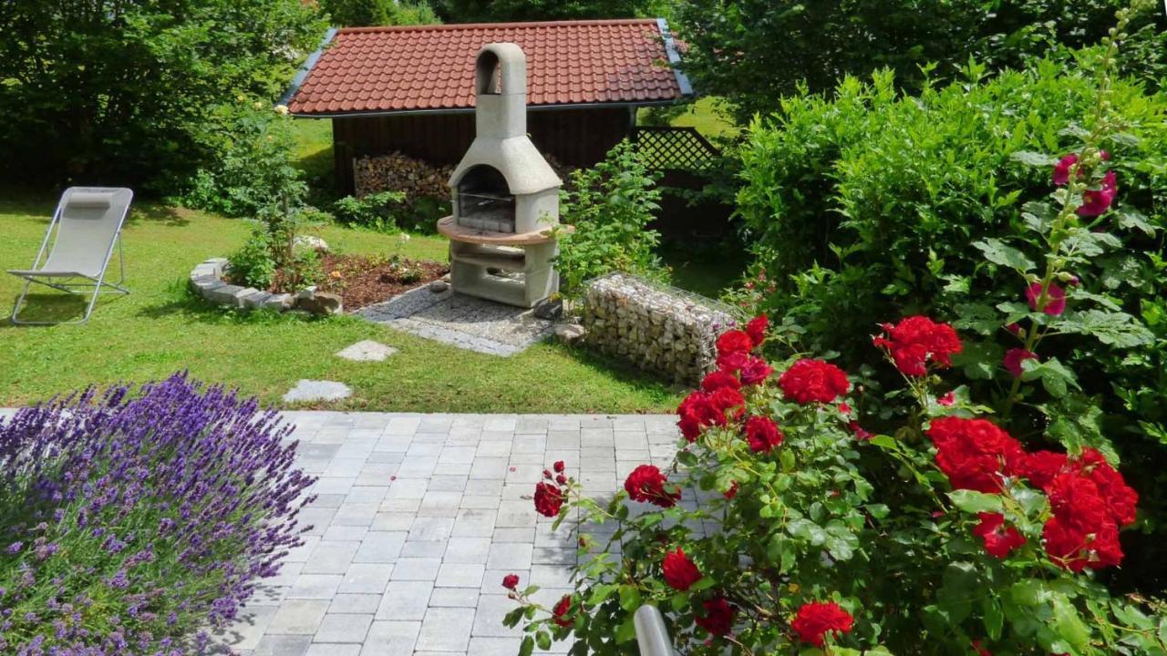 Haus Der 5 Kontinente Lägenhet Böbrach Exteriör bild